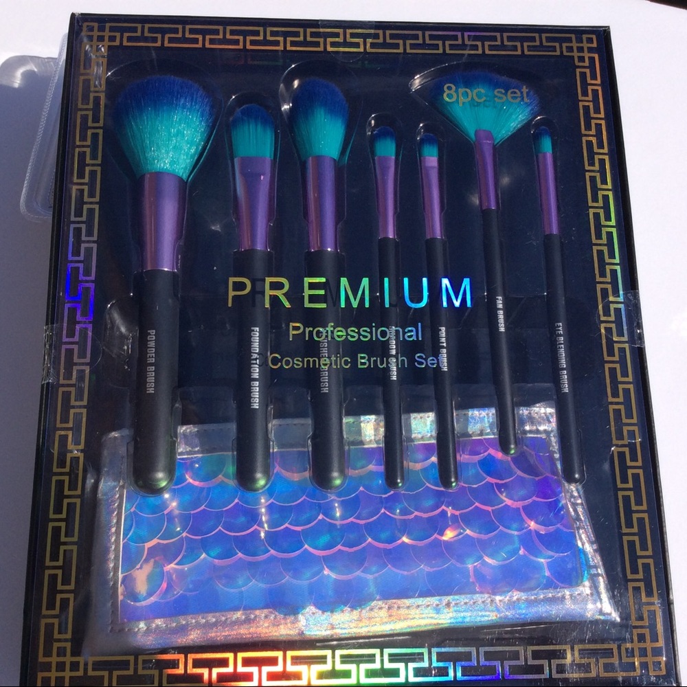 Professional cosmetic brush and bag set